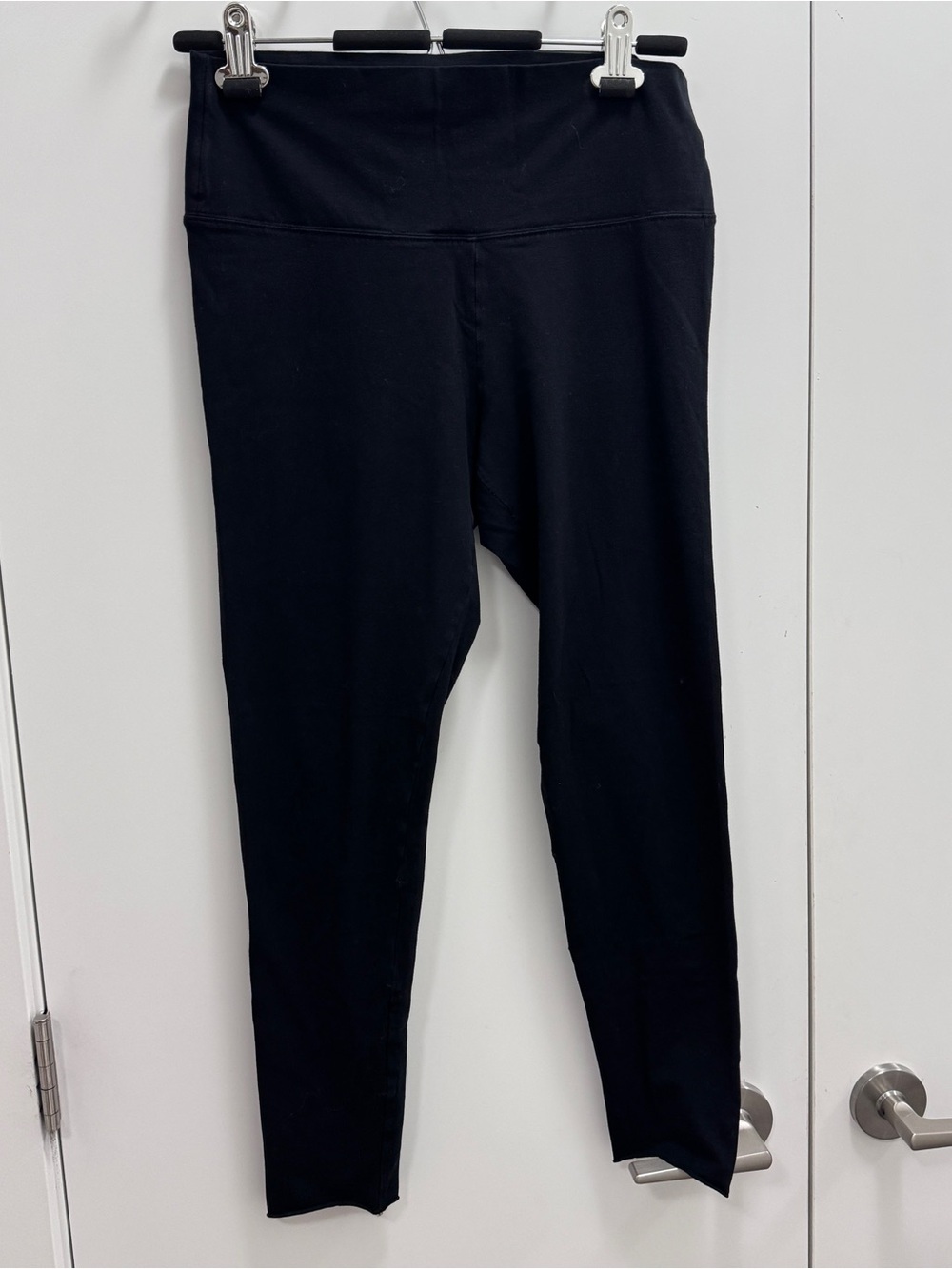 Aritzia Black legging Women’s size L